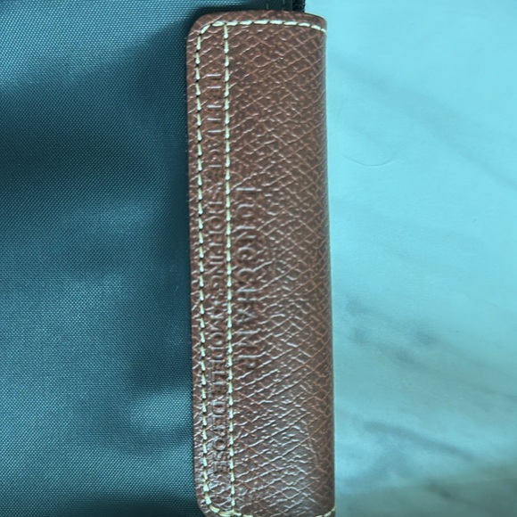 Longchamp new w/o tags. It’s either a dark gray or black. - Picture 5 of 13